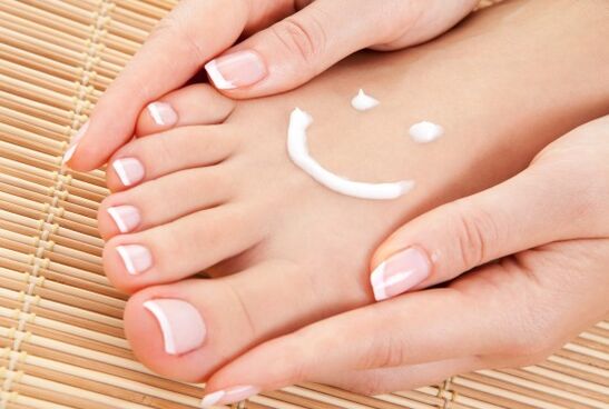 Healthy toenails after applying an effective nail polish against fungal infection